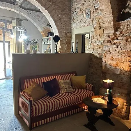 Borgo Di Beppe E Gloria *